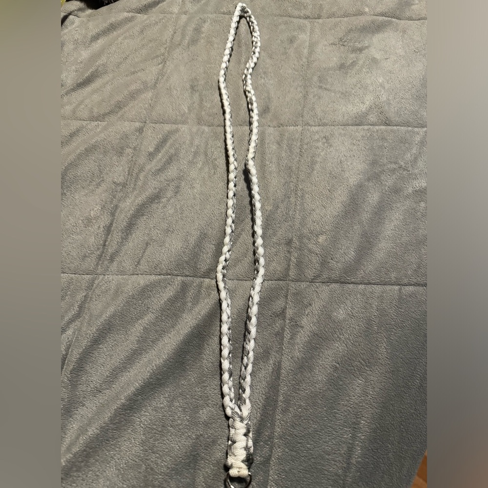 Paracord lanyard